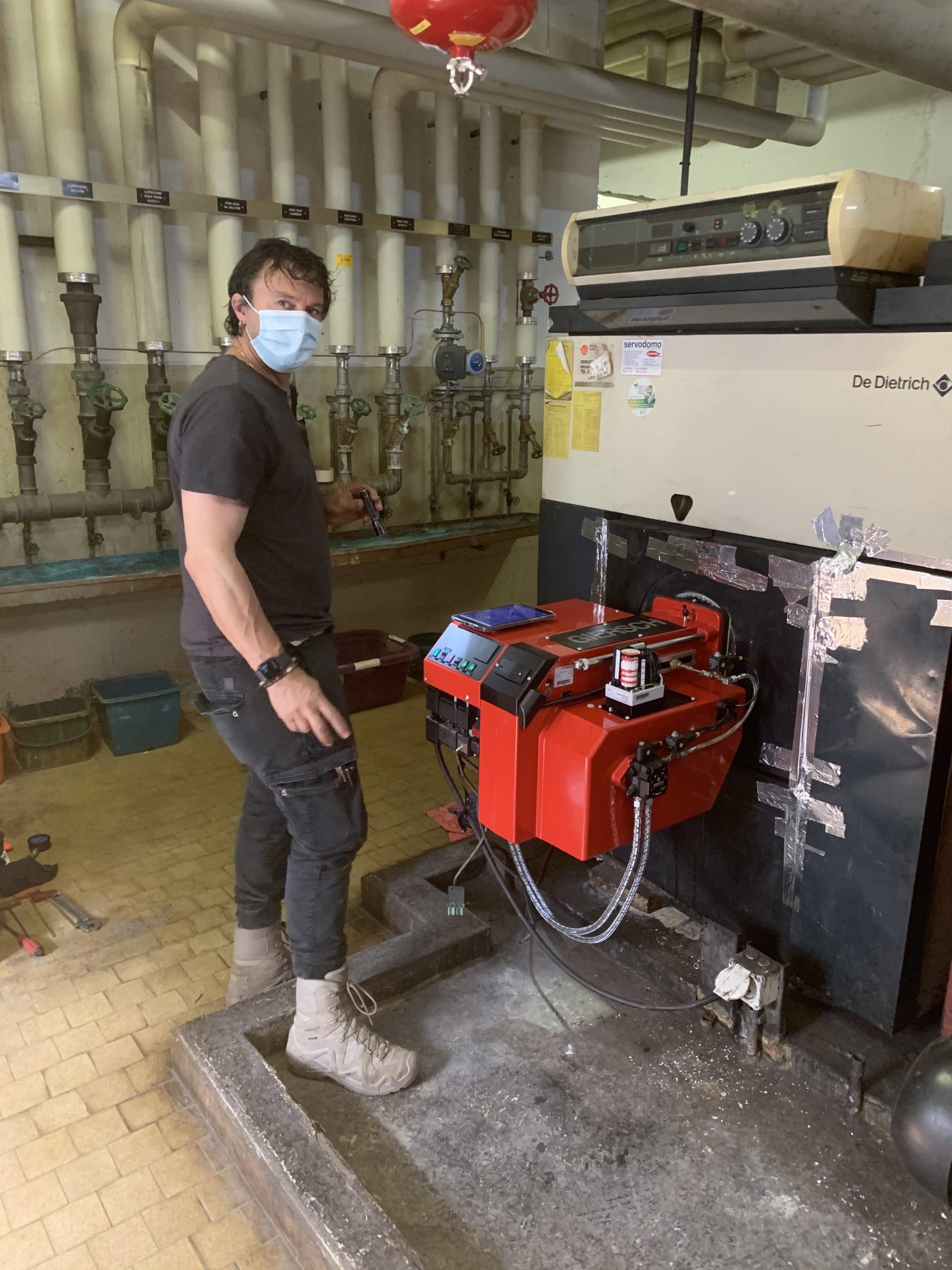 Montaggio nuovo bruciatore – Mendrisio